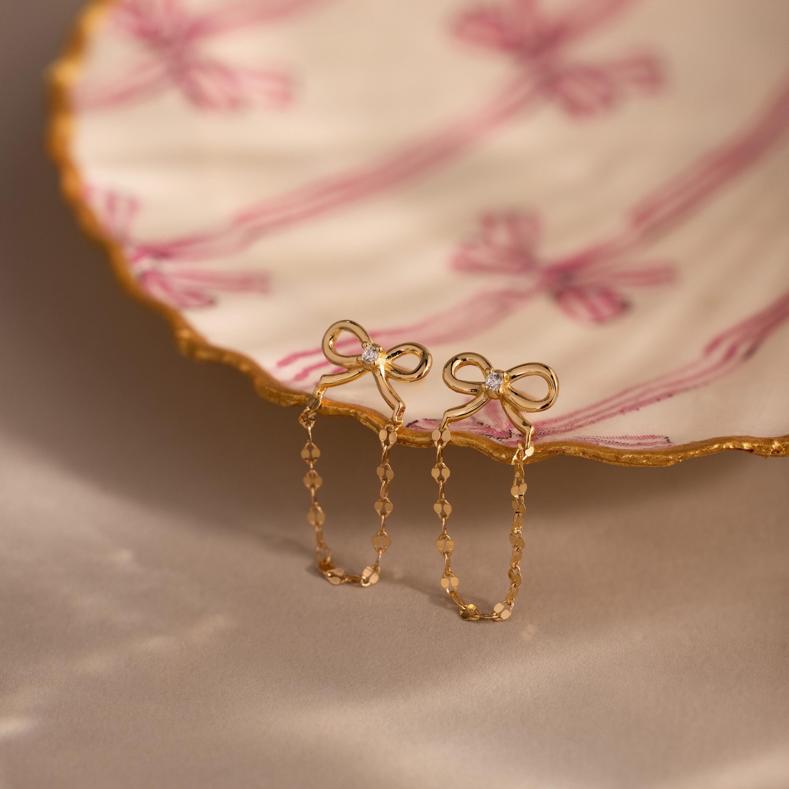 Bow Chain Studs in 18K Gold - Image 3
